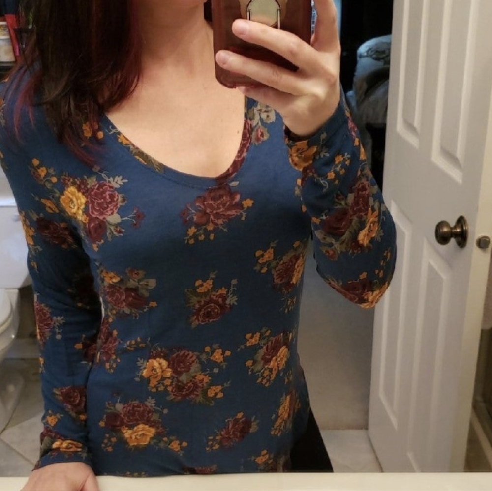 Floral teal Women's v neck